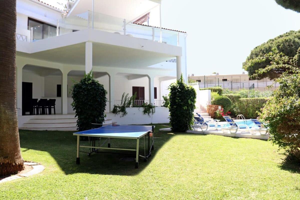 Villa Hibiscus, Great Location In Vilamoura, Lush Green Lawns And Garden Quarteira Exterior photo